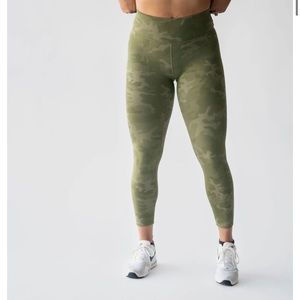 P’tula Stealth Camo Legging